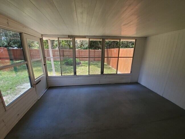 Building Photo - 136 S Belleview Way