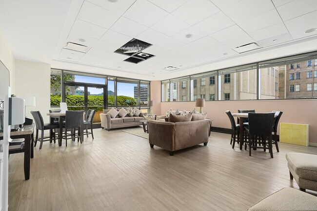 Building Photo - 127 Greyrock Pl