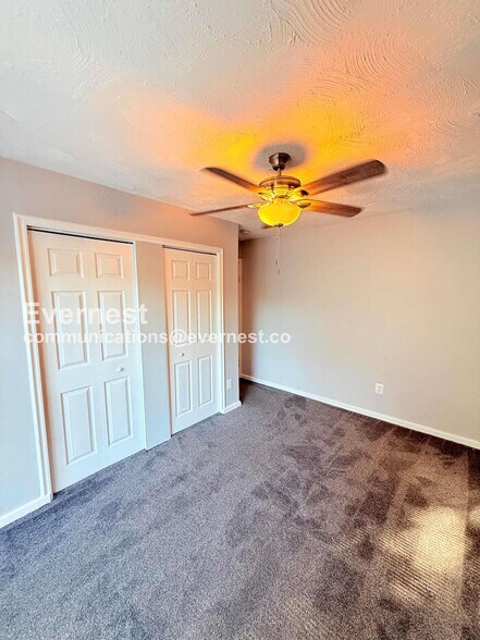 Building Photo - 9433 Sylvia St