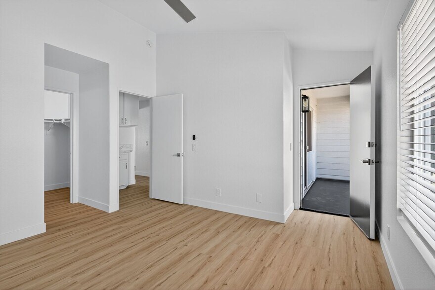 Building Photo - 1066 Coronado Ave