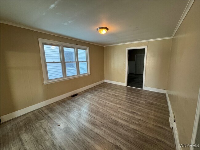 Building Photo - 540 Willett St