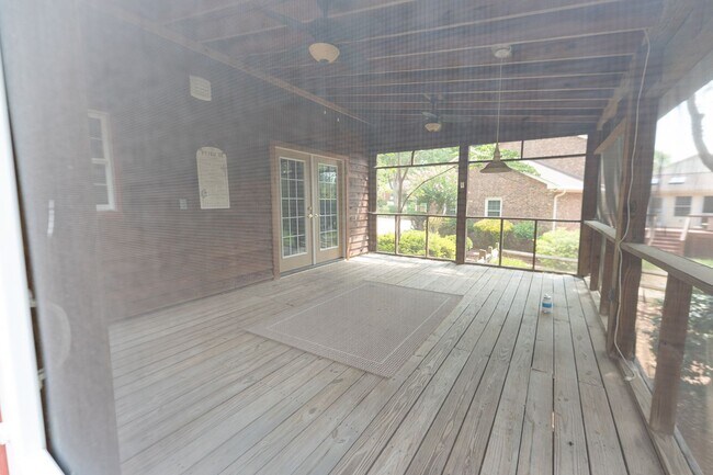 Building Photo - 5517 Robinridge Rd