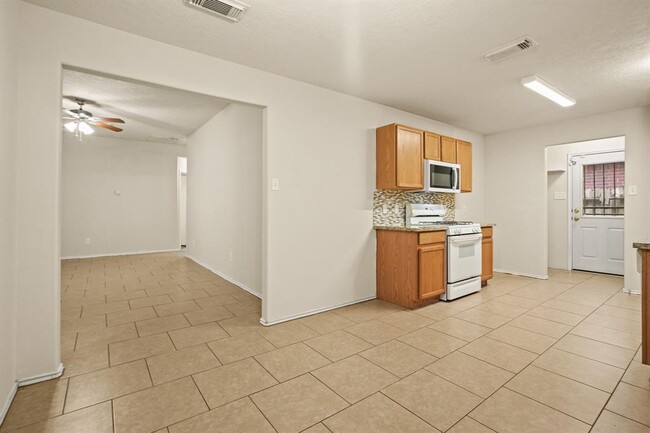Building Photo - 11331 Canyon Shore Dr