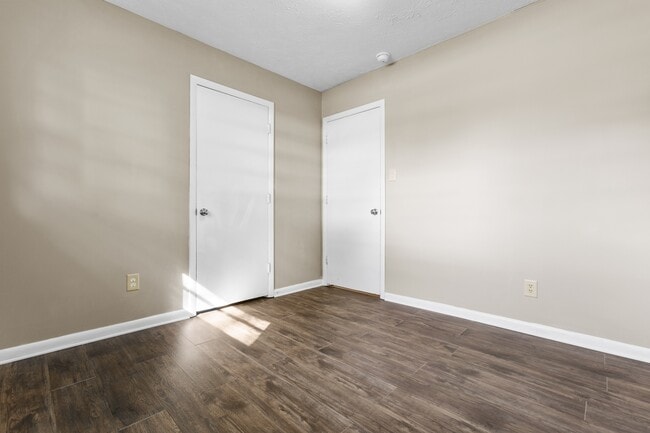 Building Photo - 2461 Mirahill Dr