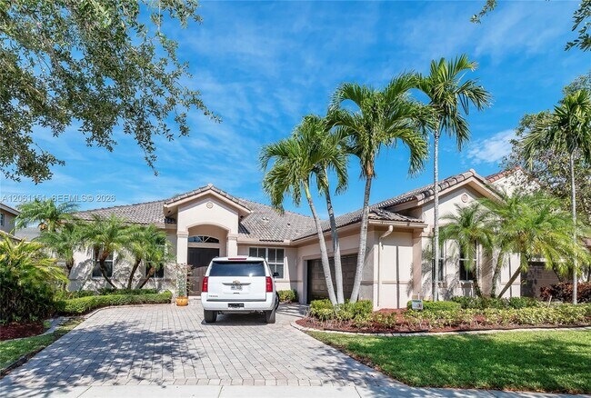 Building Photo - 1225 Skylark Dr