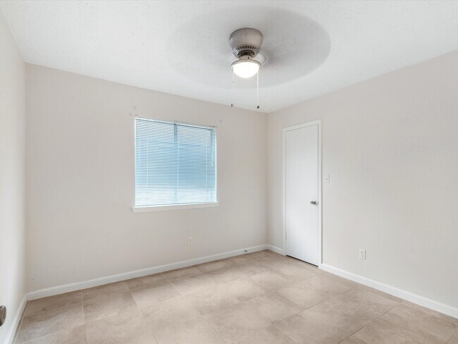 Building Photo - 13515 Wimbledon Oaks Dr