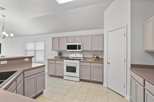 Building Photo - 5961 Cheyenne Wy