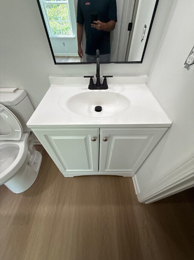 Building Photo - Fully Renovated Spacious 3BR in South Memphis – Section 8 Welcome