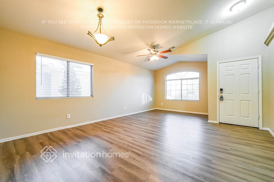 Building Photo - 9025 W Avalon Dr