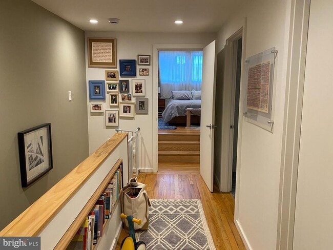 Building Photo - 1221 S Warnock St