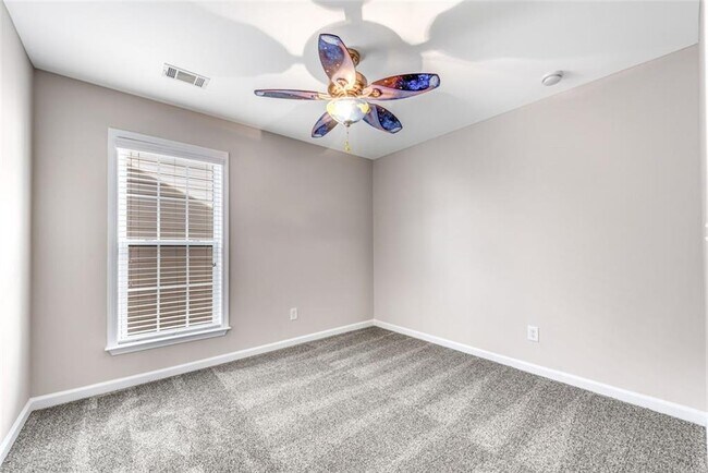 Building Photo - 268 Balaban Cir