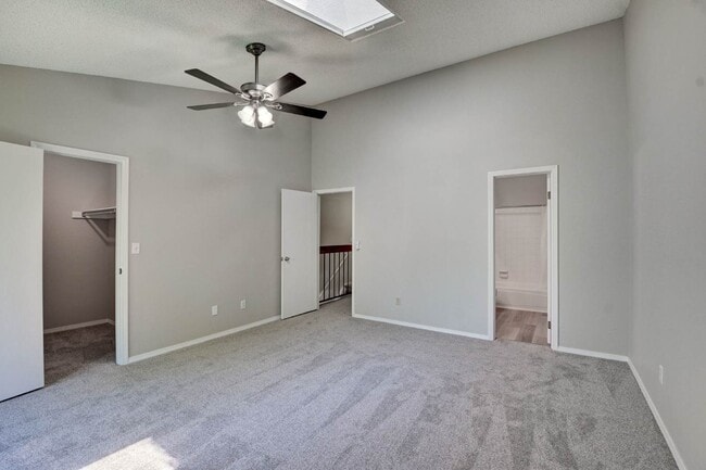 Building Photo - $2,025 - 2 Bed, 2.5 Bath Unit in Lakewood with In-Unit Laundry!