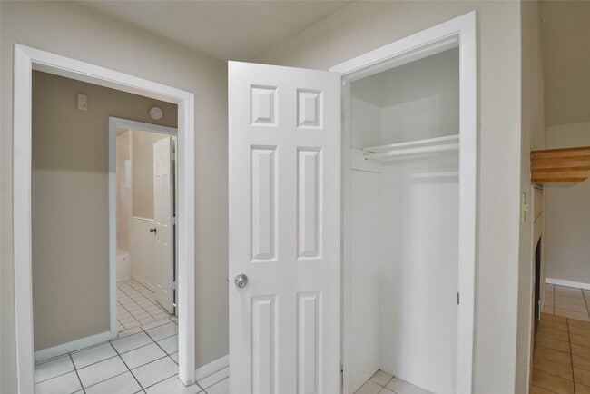 Building Photo - 17547 Monsoon Ct