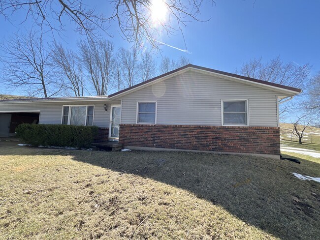 Building Photo - 3690 Keystone Dr