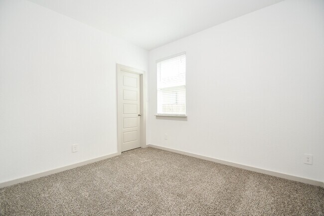 Building Photo - 2818 Bethnal Gdn Wy