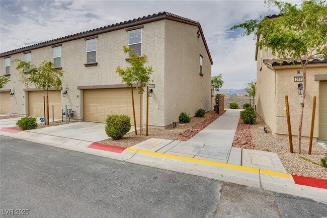Building Photo - 5164 Steep Cliffs Ave