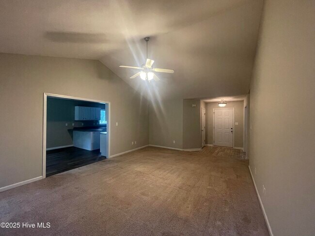 Building Photo - 120 Walnut Hills Dr