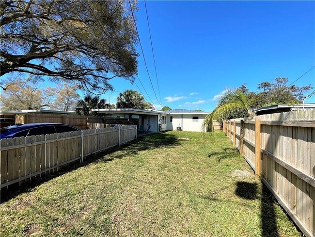 Building Photo - 2334 38th Ave N