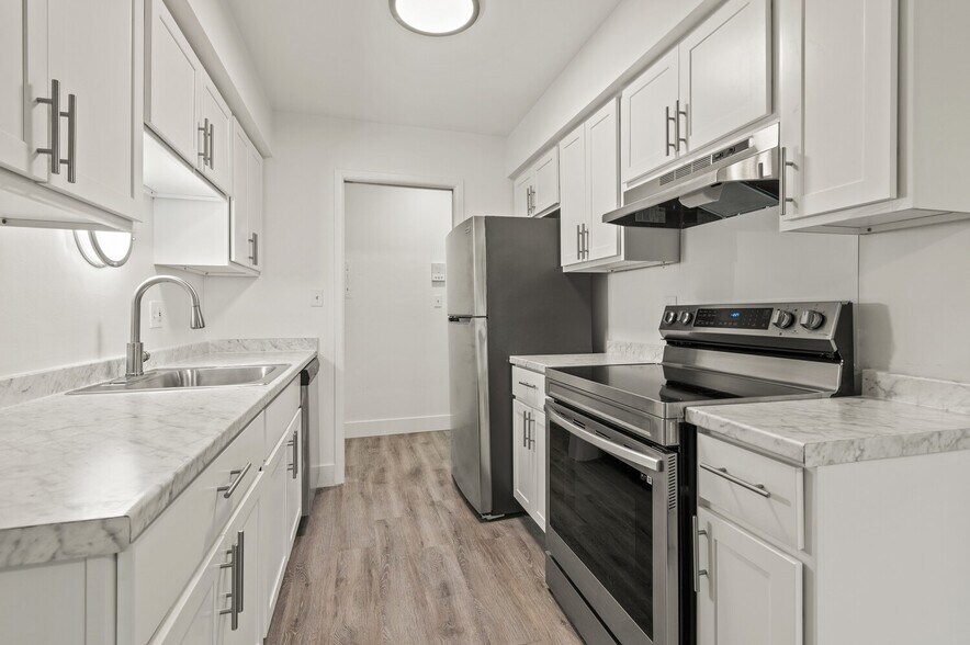 Primary Photo - Carriage Hill Apartments - Dearborn Heights, MI