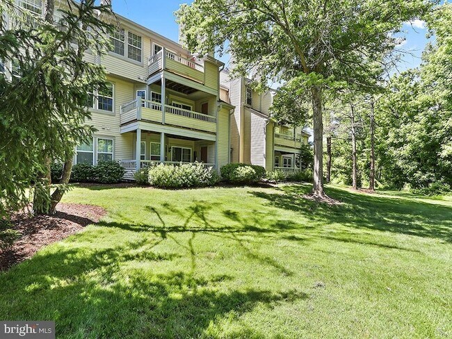 Building Photo - 303 Trinity Ct
