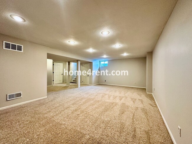 Building Photo - Beautiful Overland Park Home in Blue Valle...
