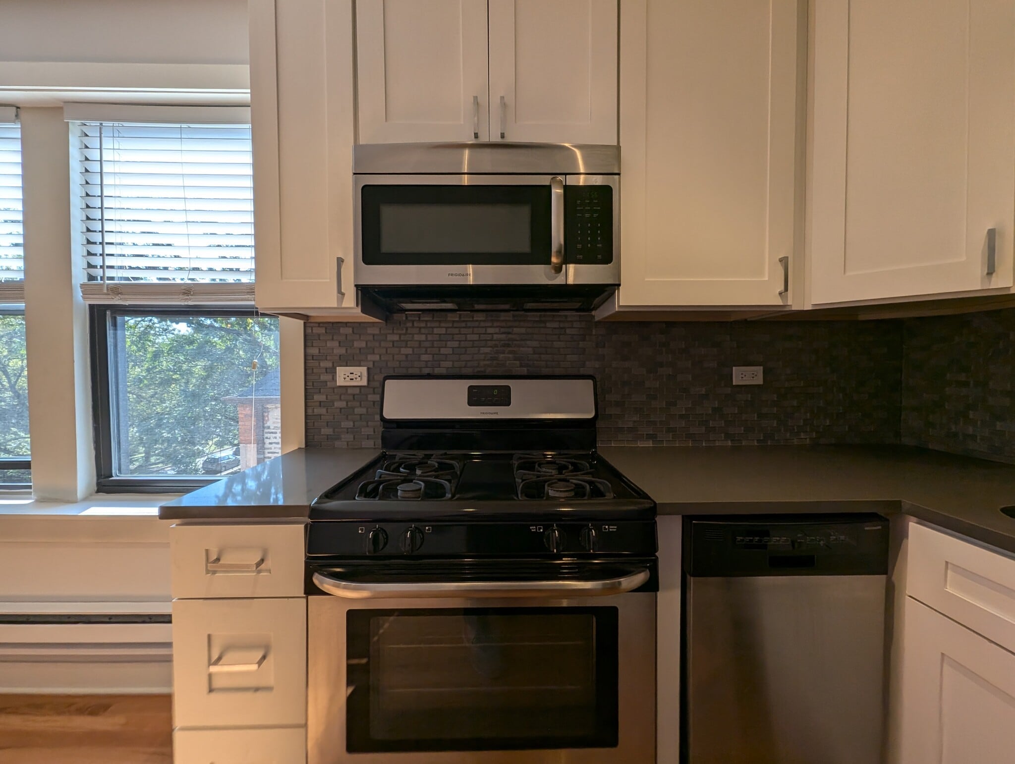 Building Photo - 2430 N Kedzie Blvd