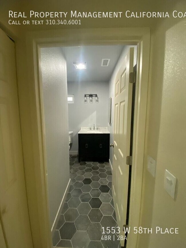 Building Photo - 1553 W 58th Pl