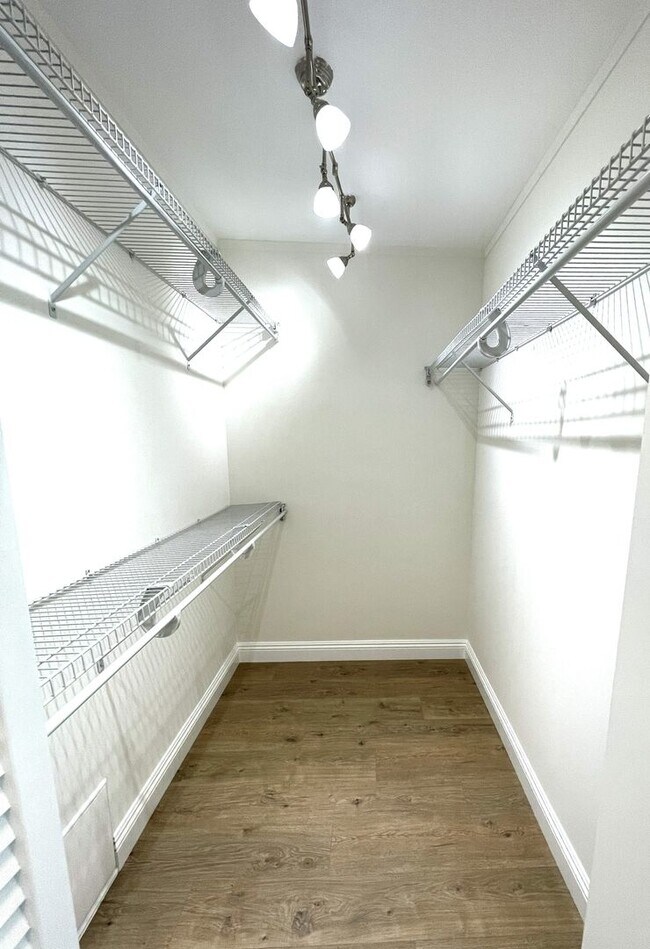 Building Photo - Charming updated 3-bedroom home with a/c near Victor Park