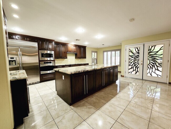 Building Photo - Marshall Ranch 5 bedroom!!  Available Now.