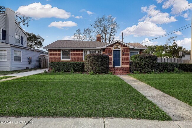 Primary Photo - 1427 River Oaks Rd