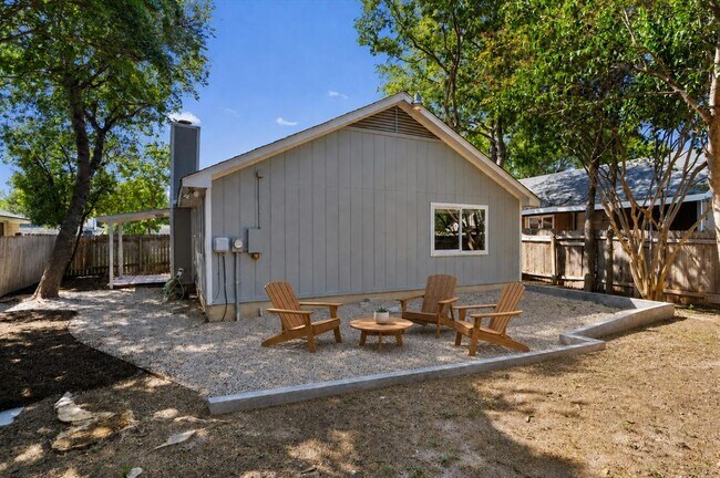 Building Photo - 12321 Emery Oaks Rd