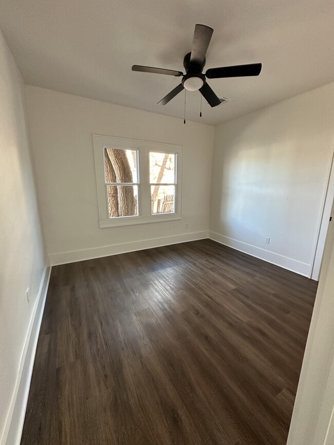 Building Photo - 2306 NW 16th St