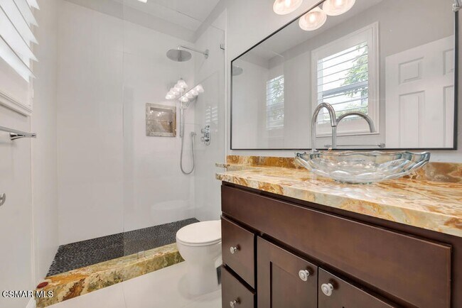Building Photo - 6320 Ballantine Pl