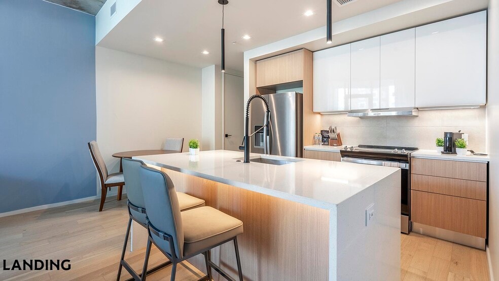 Building Photo - 143 E Commerce St