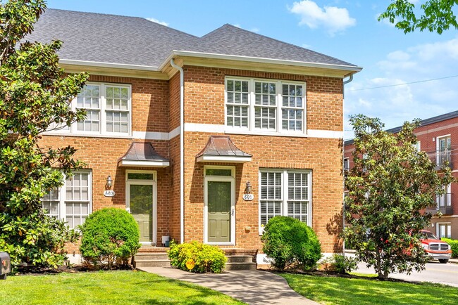 Building Photo - 2 Bedroom 2 1/2 Bath Dog Friendly Condo Fo...