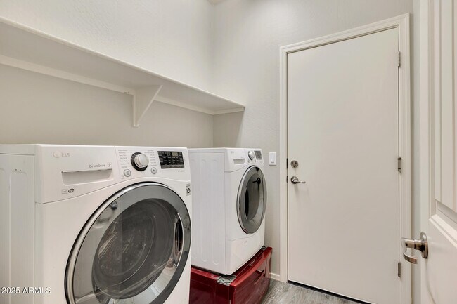 Building Photo - 18069 W Tasha Dr