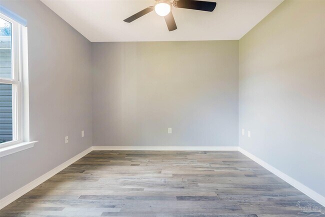 Building Photo - 3328 Broadview Cir