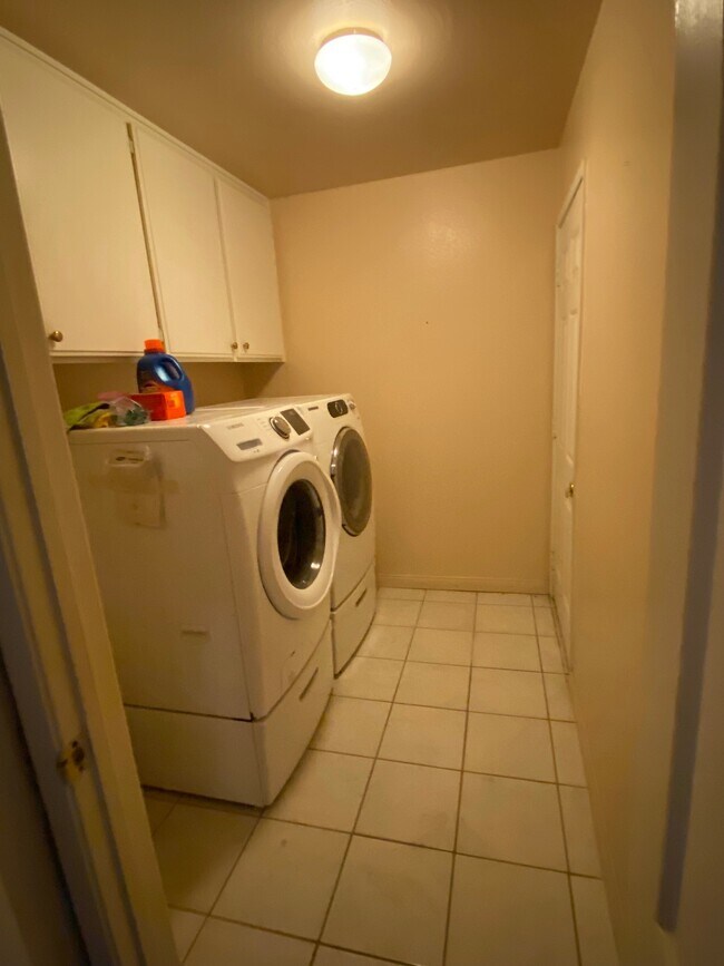 Building Photo - 20947 Hackney St