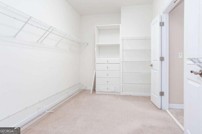 Building Photo - 3206 Windsor Lake Dr NE