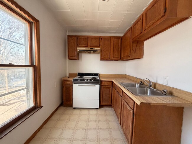 Building Photo - 2102 2nd Ave N