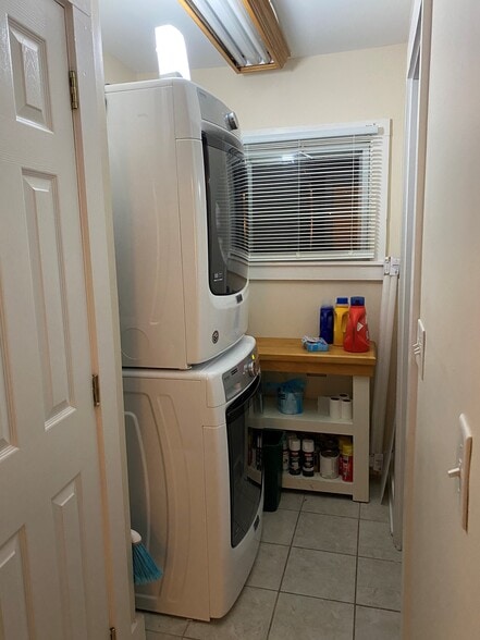 Building Photo - 802 N Lord St