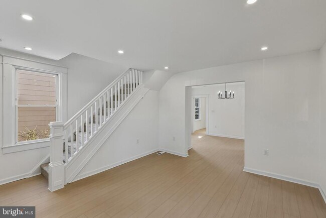 Building Photo - 507 Washburn Ave