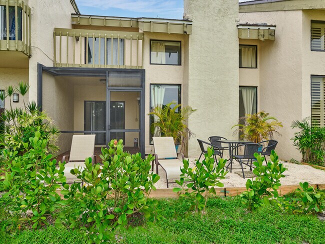 Building Photo - 6040 Glendale Dr