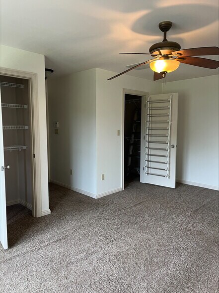 Building Photo - 1025 Vineyard Way