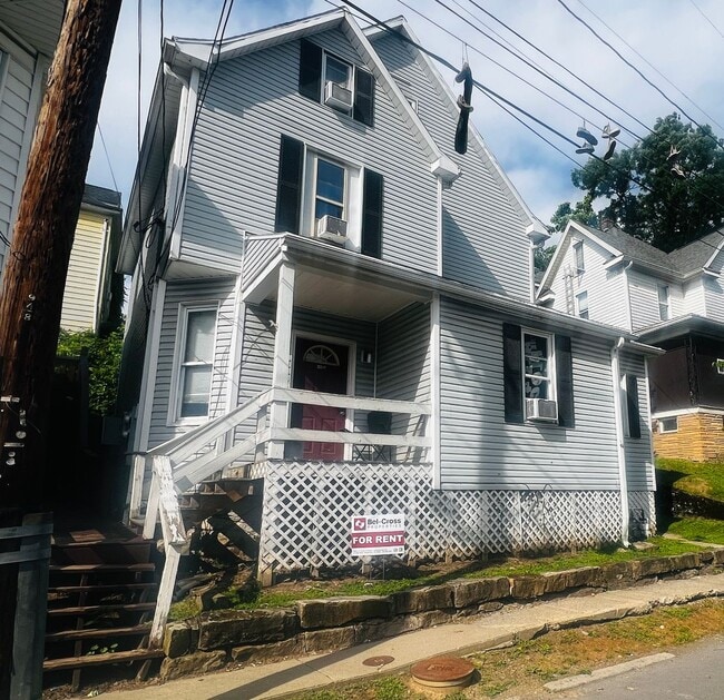 Building Photo - 409 Forest Ave
