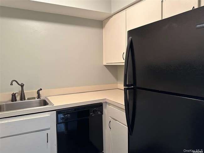 Building Photo - 26 Bailey Ct