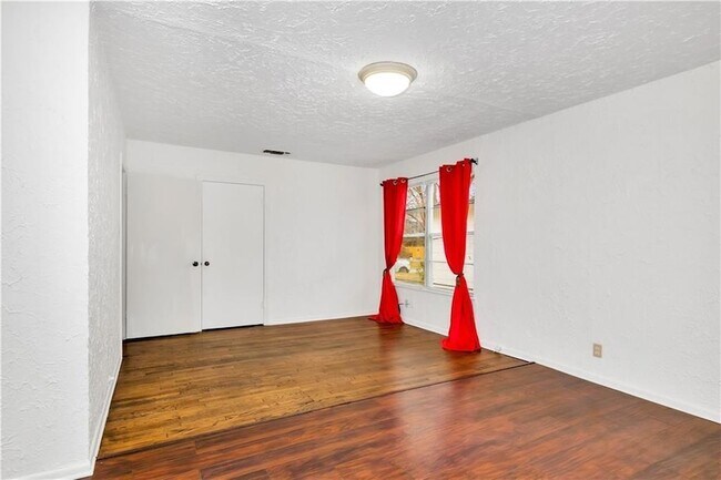 Building Photo - 5408 Joe Sayers Ave