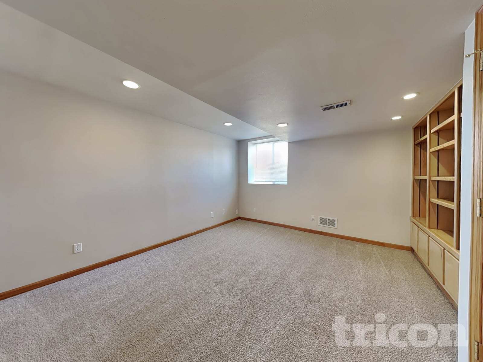 Building Photo - 5525 E 130th Dr