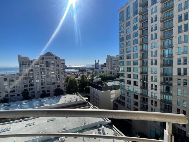 Views - 219 Brannan St