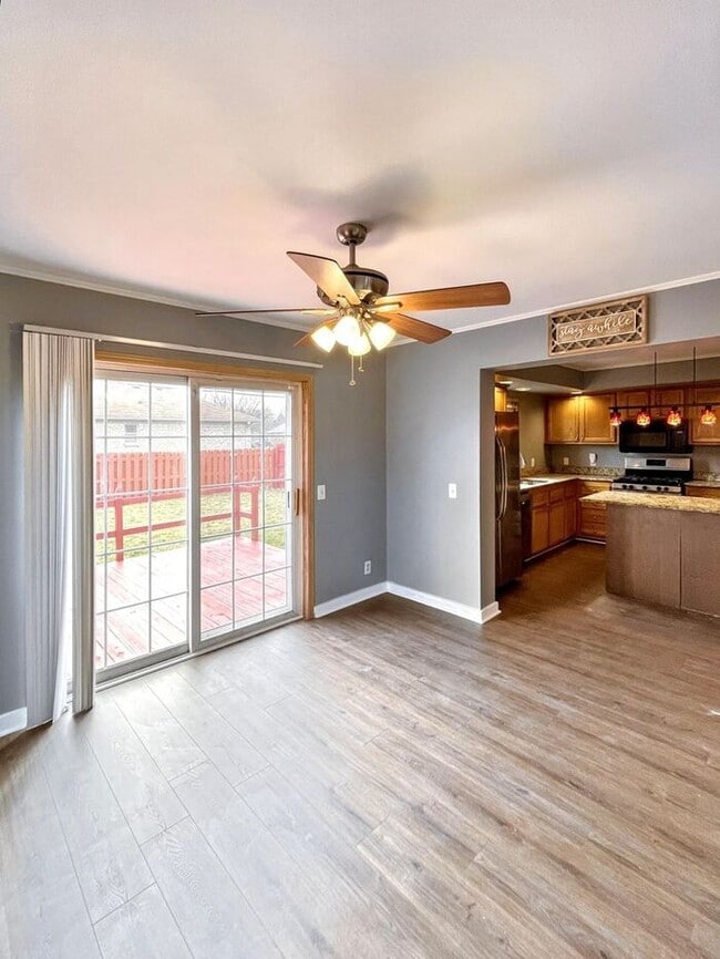 Building Photo - Charming 4-Bedroom Home in a Convenient Lo...